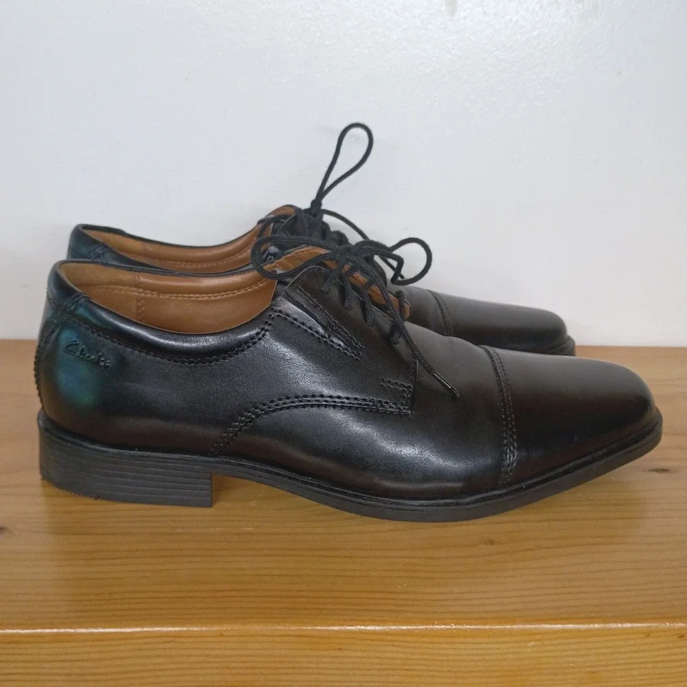CLARKS Black‎ Tilden Cap Toe Block Heel Leather Oxford Shoes Men's Size 8 M